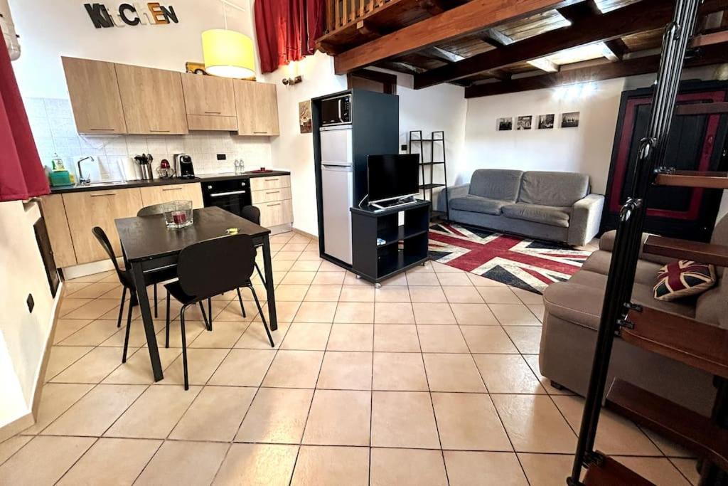 Apartamento Grazioso Loft A 5 Minuti Dal Centro Di Torino Exterior foto